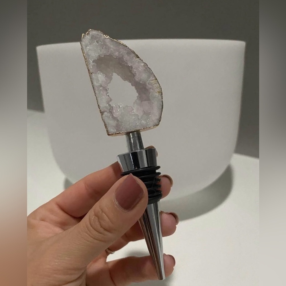 Elegant Geode Wine Stopper